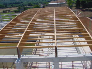 Struttura-curva-in-legno-lamellare